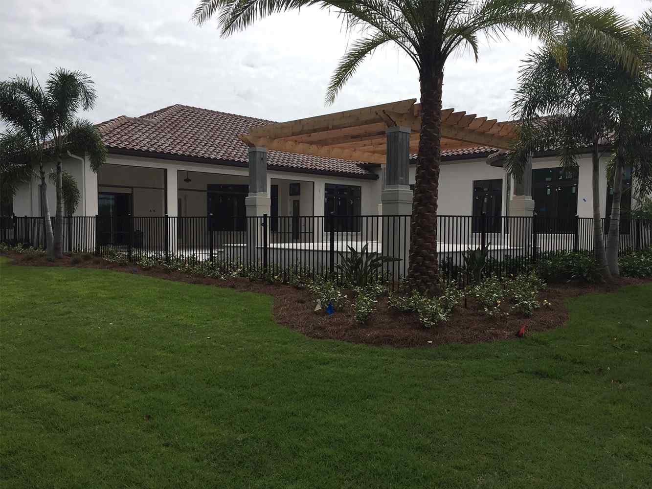 Photo of an aluminum Sarasota residential fence