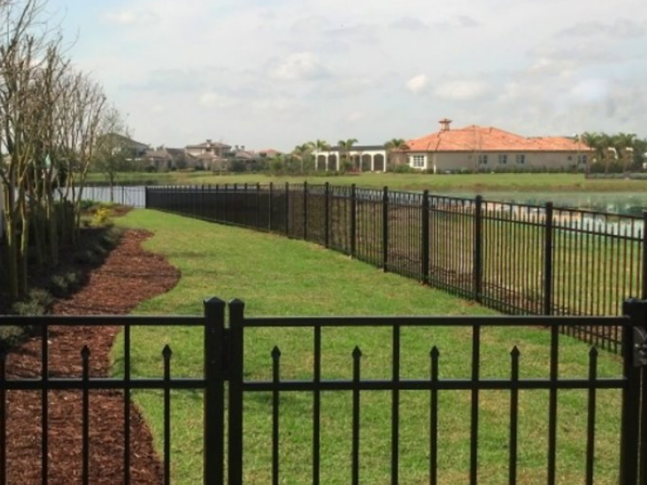 aluminum fence Bayshore Gardens Florida