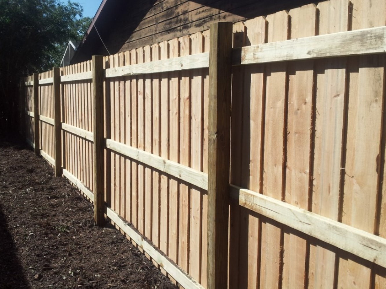 Bayshore Gardens Florida Shadowbox style wood fence