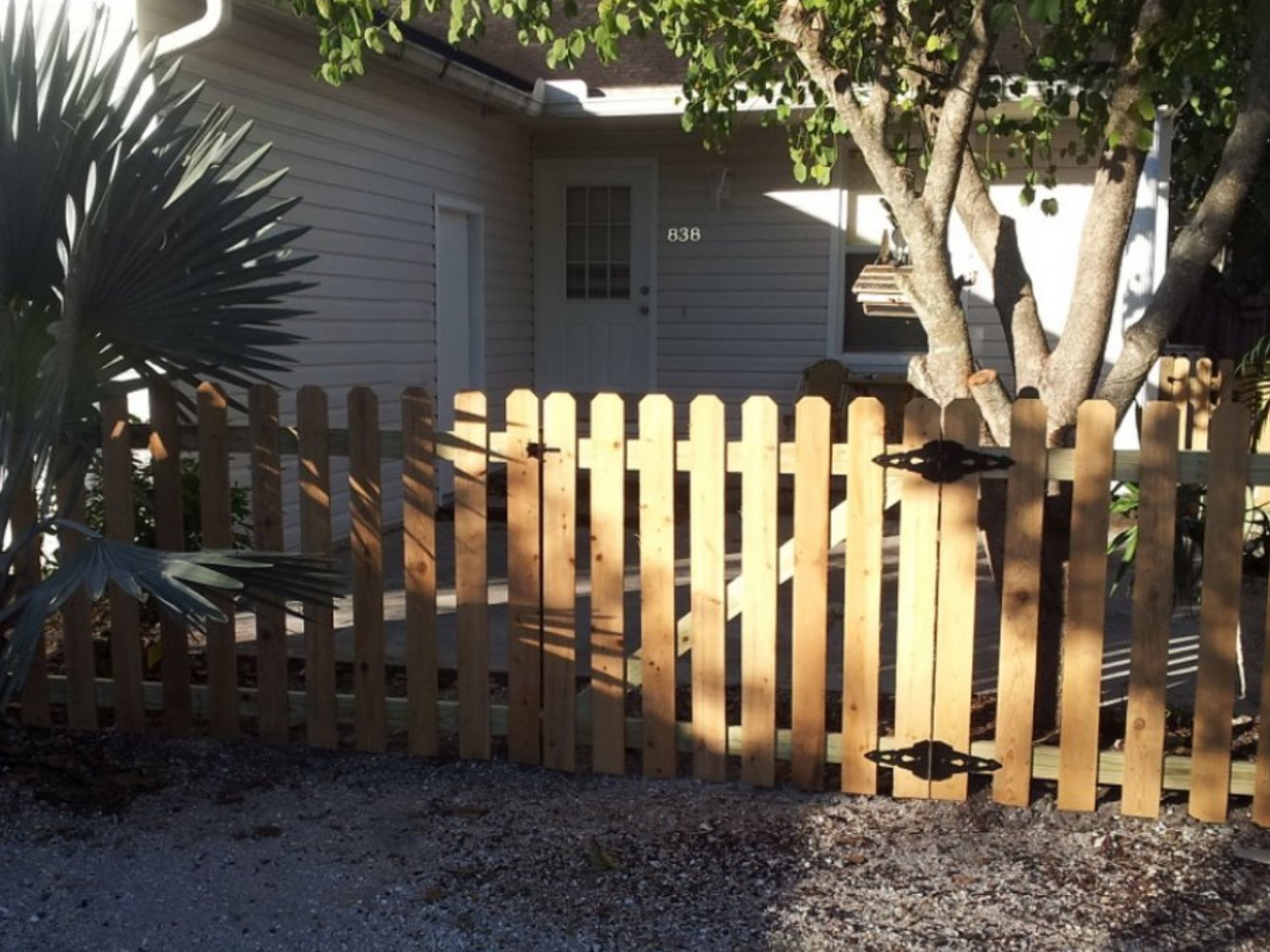 Bayshore Gardens Florida residential fencing contractor