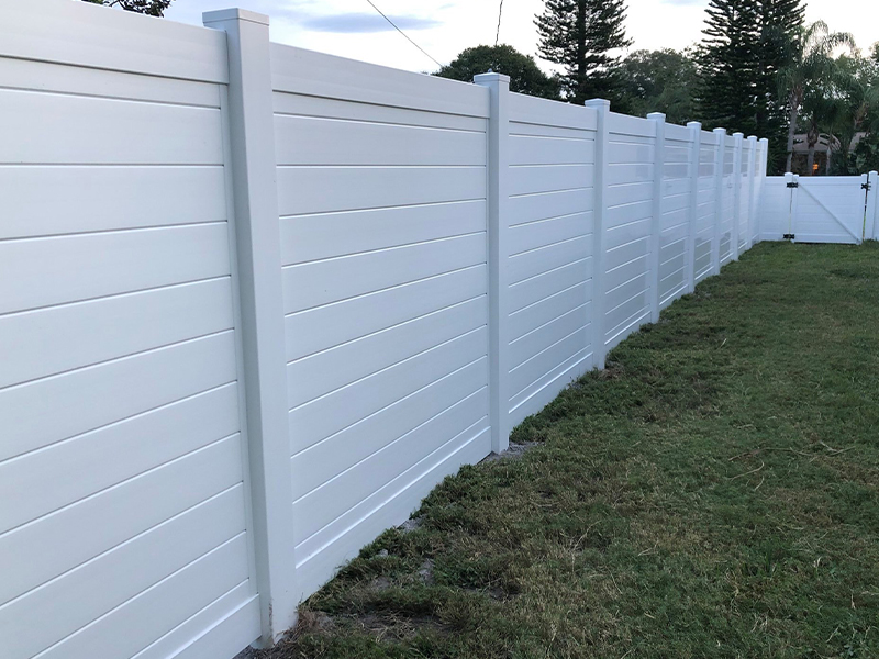 Charlotte County Florida vinyl privacy fencing