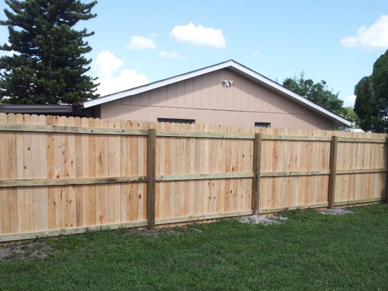 Manatee County Florida stockade style wood fence