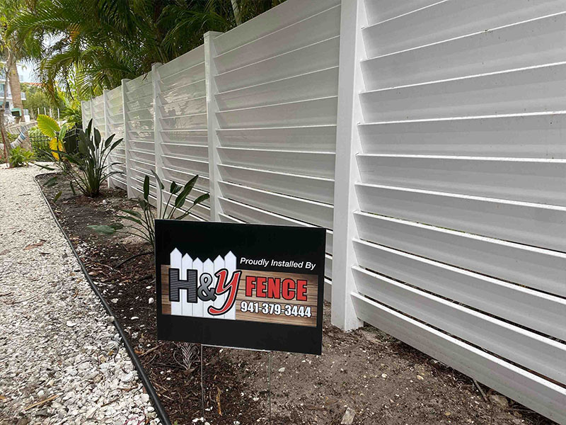Vinyl fence installation in Sarasota, Florida